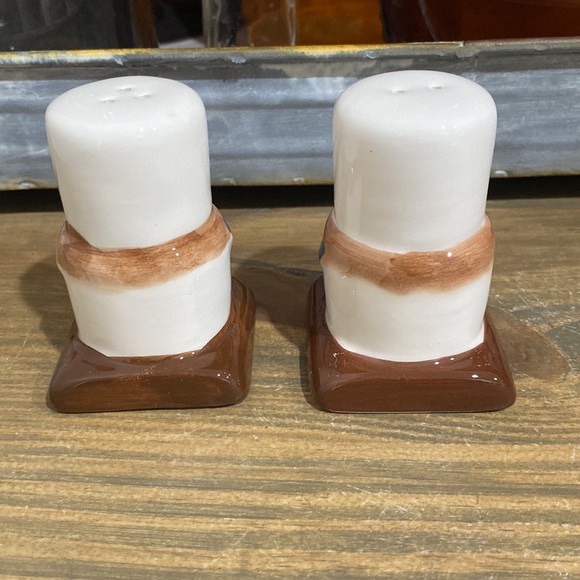 Marshmallow Snowmen Salt & Pepper Shakers - Picture 2 of 6